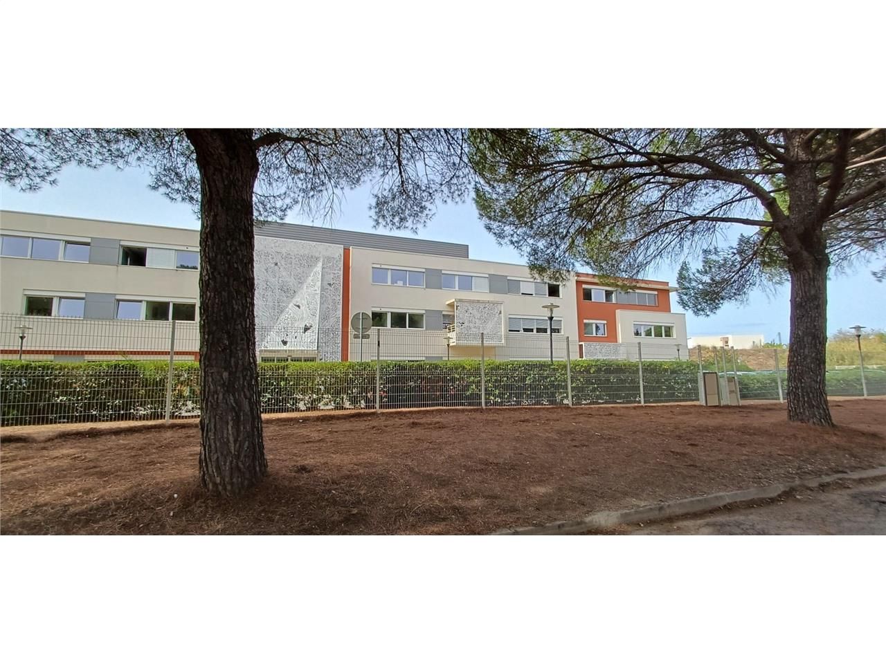 Nous vous proposons à la location des locaux en r