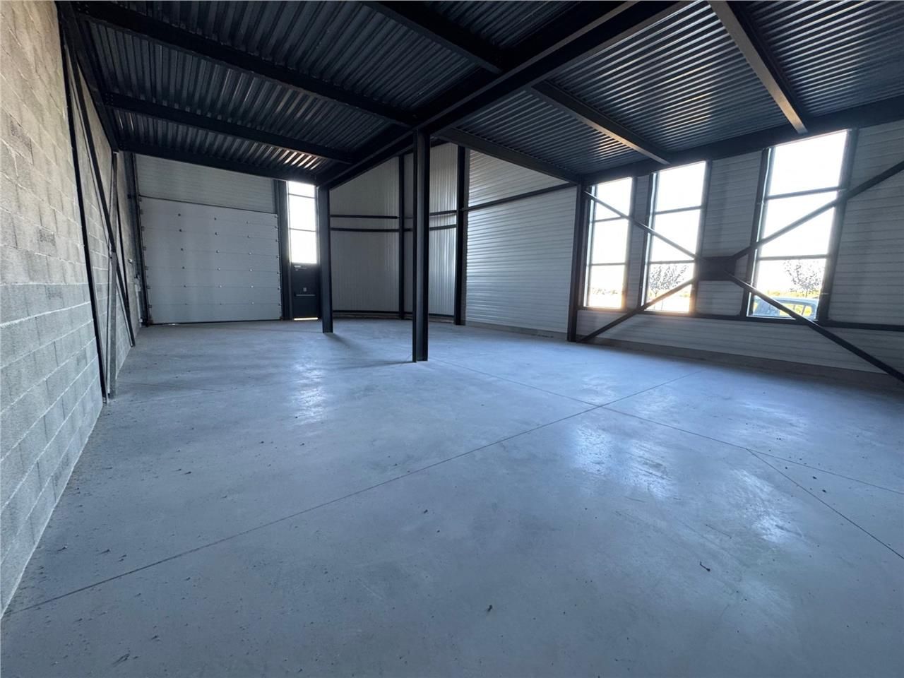 A louer local d'activités sur la Zi du Mijoulan à