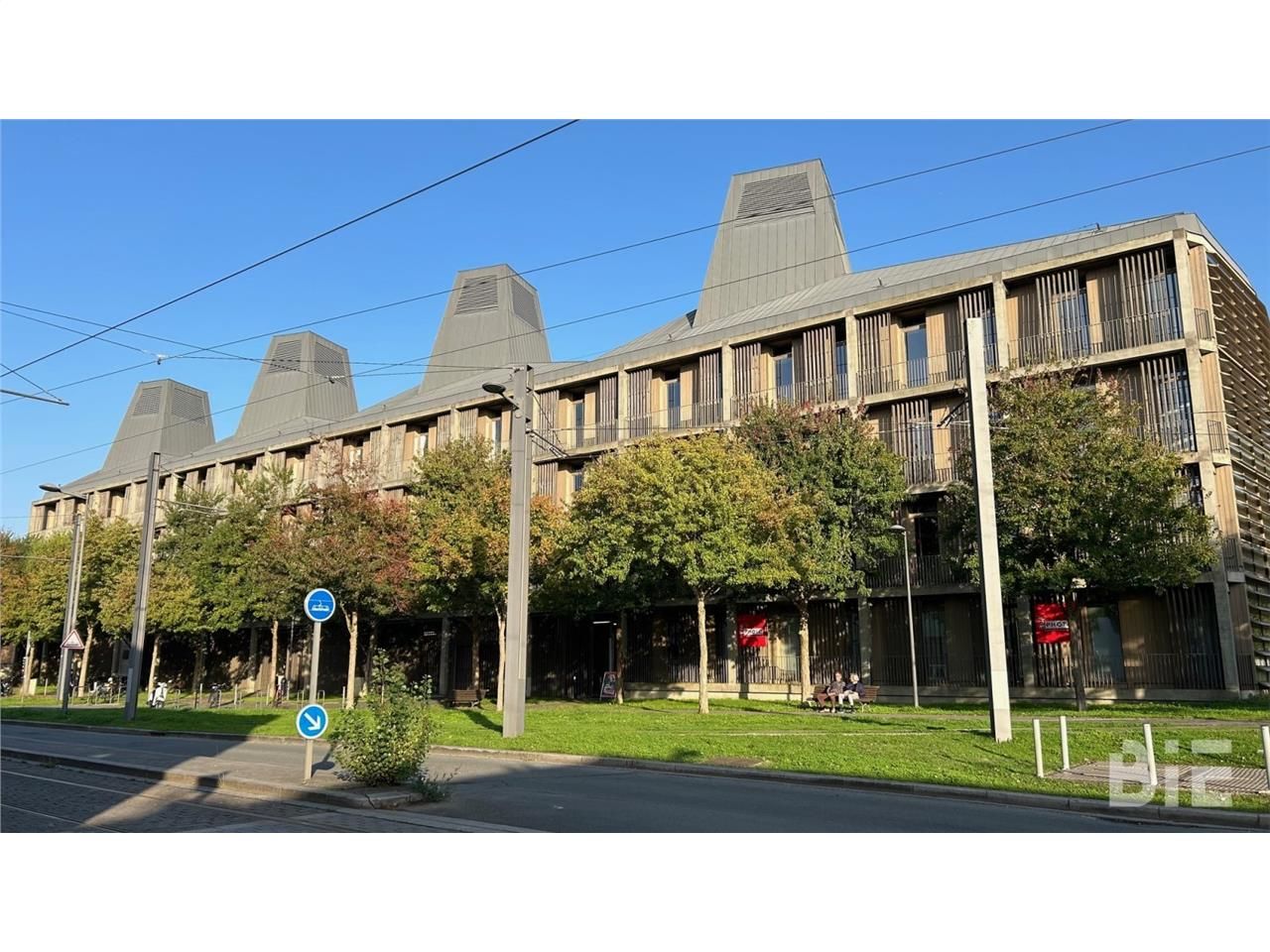 Quartier des BASSINS A FLOTS, à proximité de la c