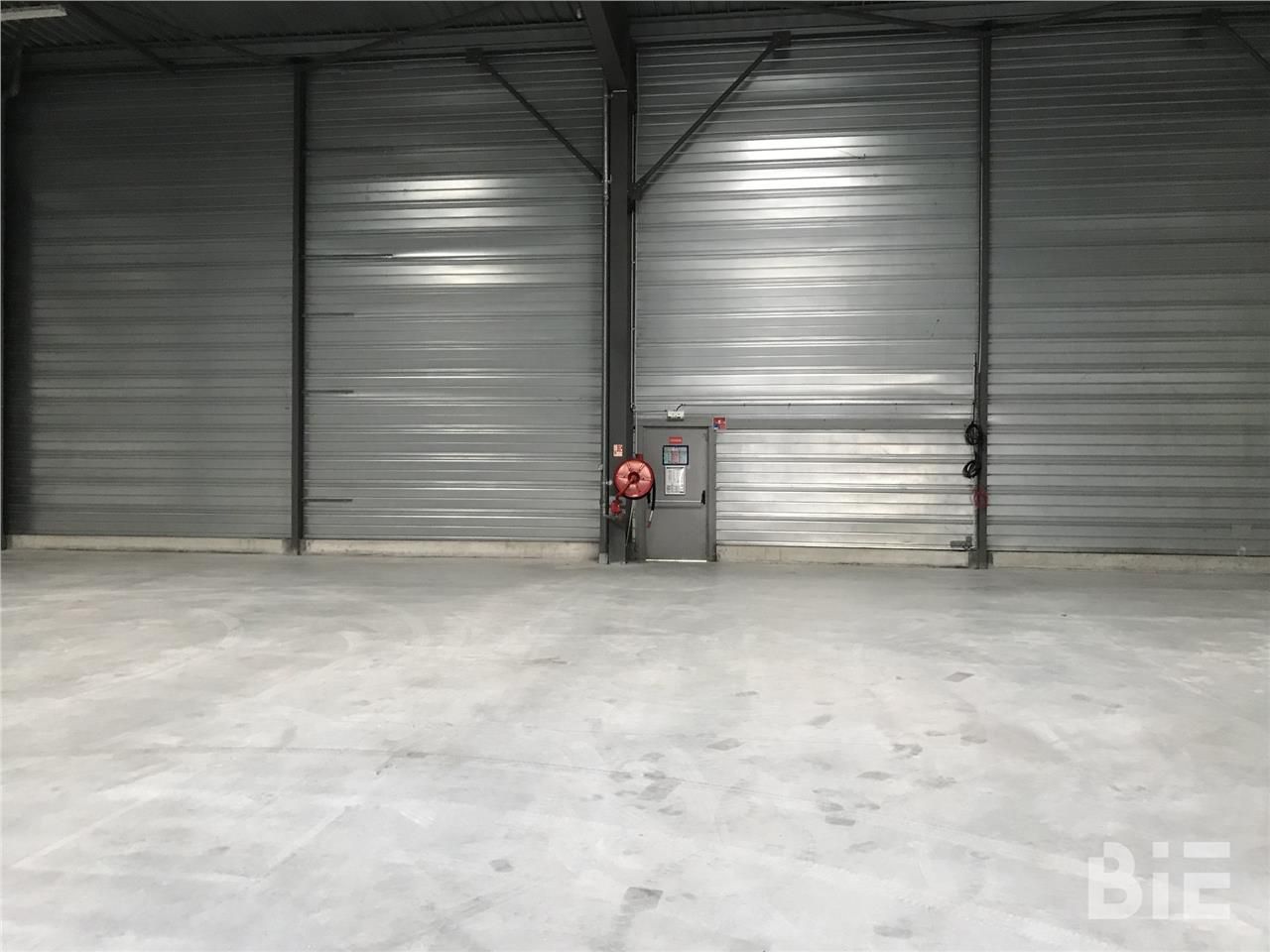 Locaux d'activité de 635 m² non divisibles à Loue