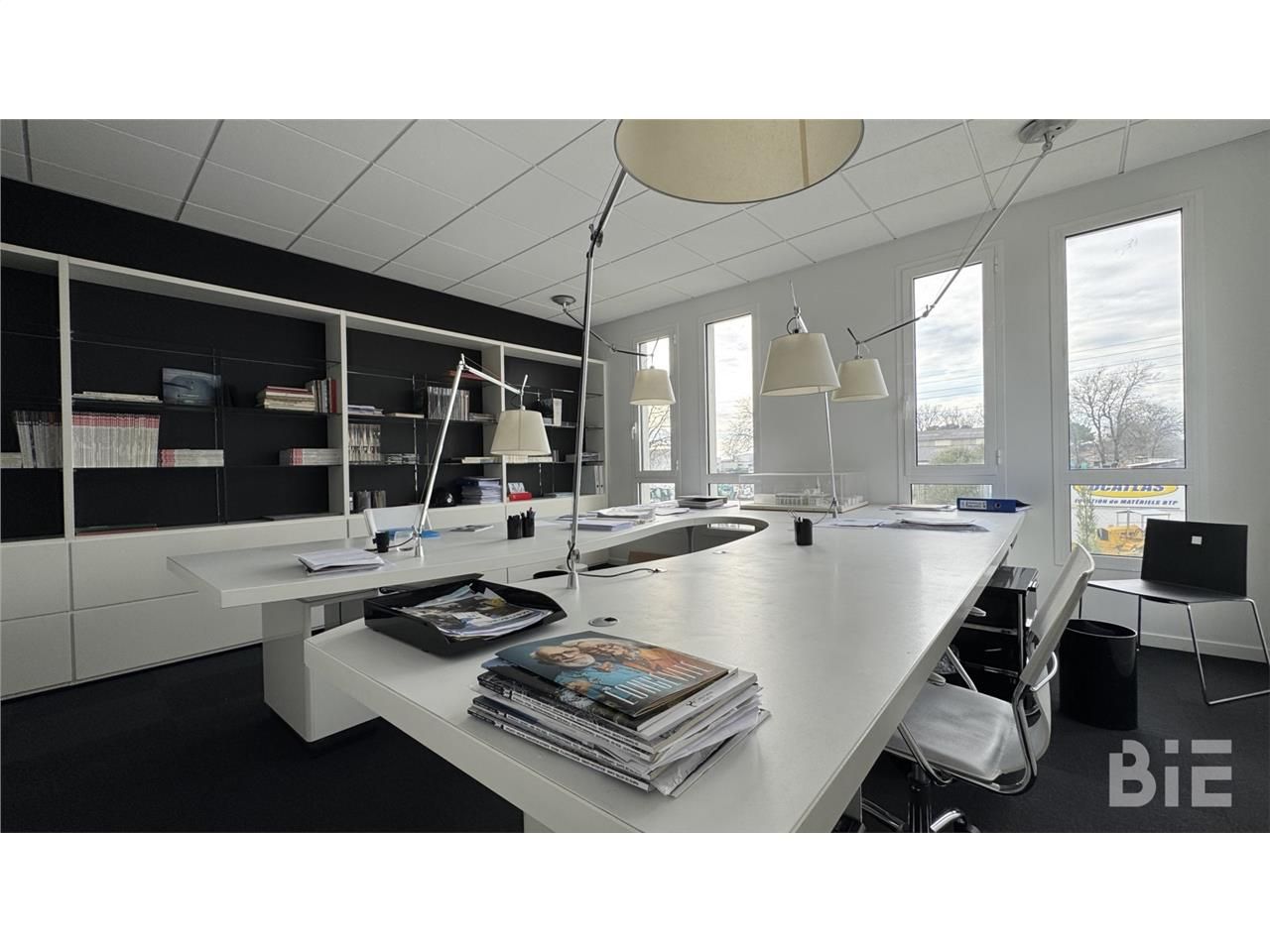 MERIGNAC - ZI DU PHARE : Au sein d'un site clos e