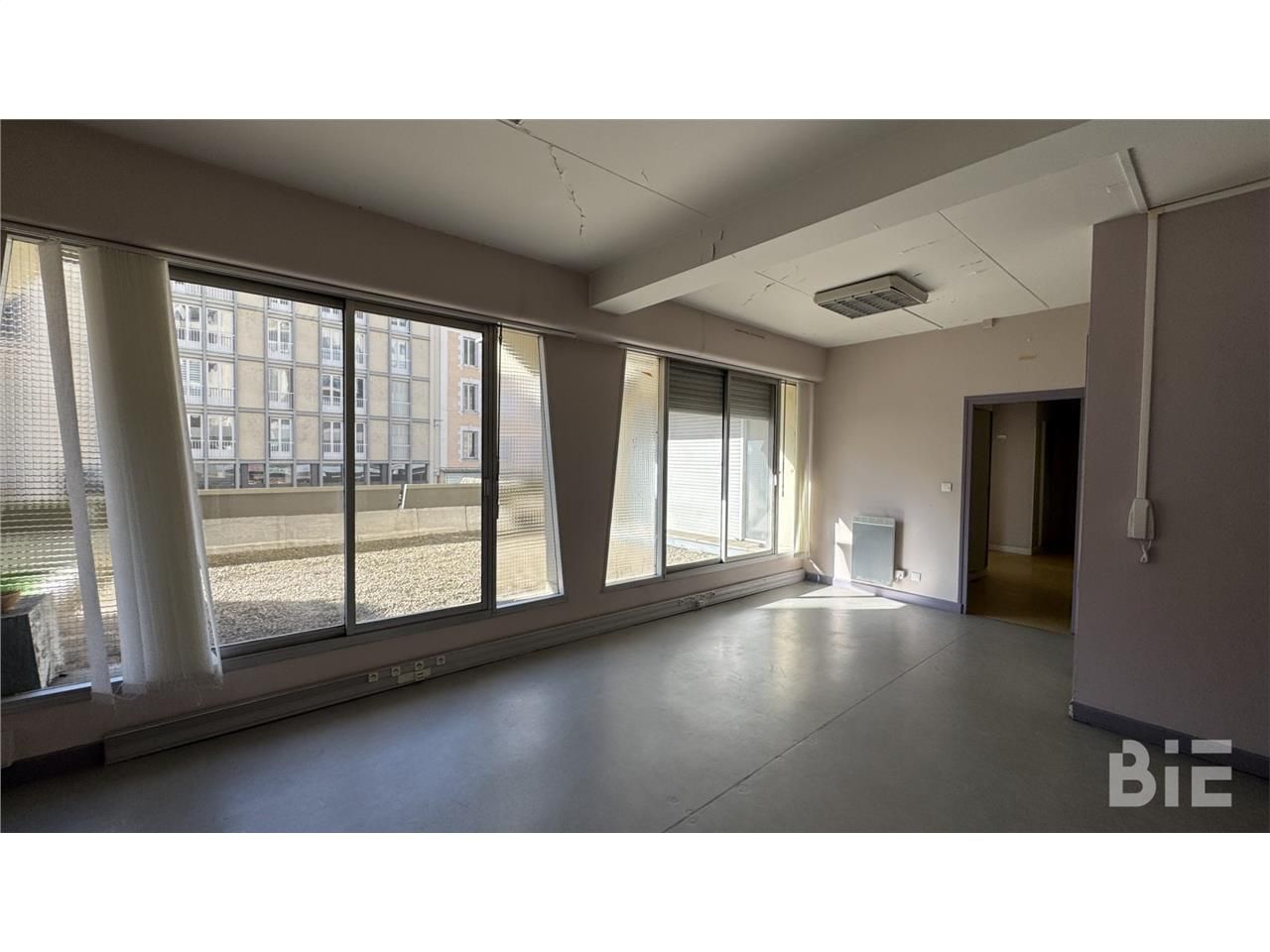 Au coeur de Tulle, BIE vous propose 3 lots de bur