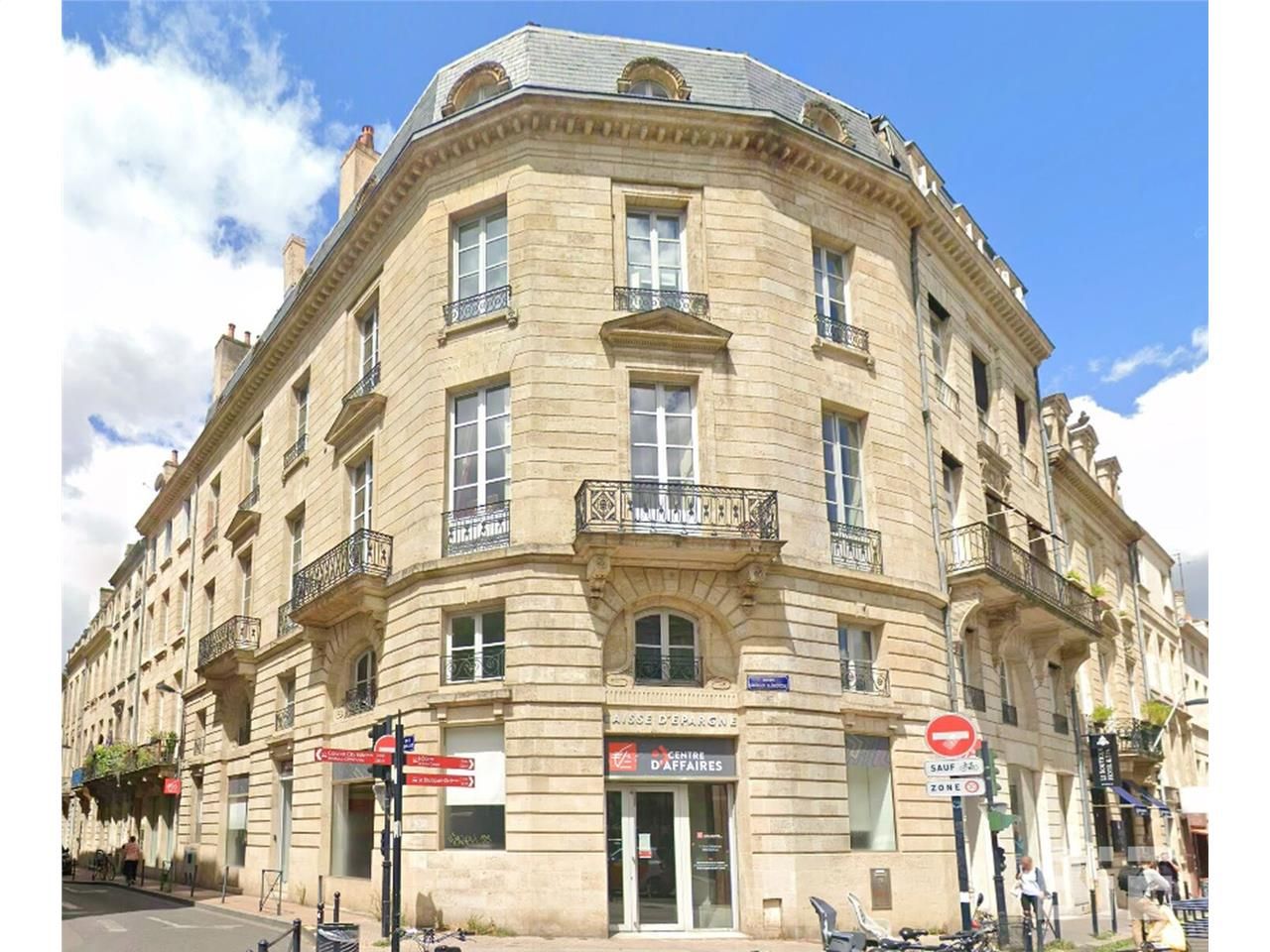 Nous vous proposons un bel immeuble indépendant e