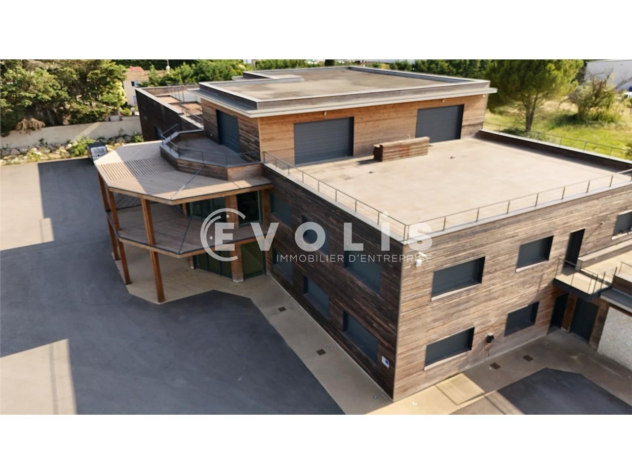 Idéalement situés, ces espaces offrent un environ