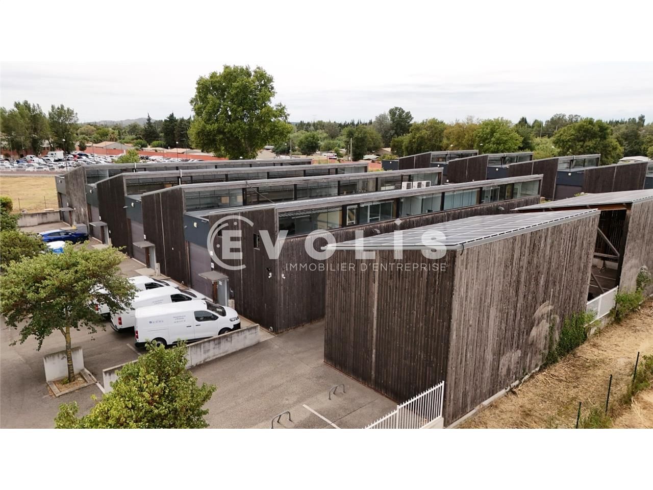 Locaux d'activité à louer à Avignon, 212 m² divis