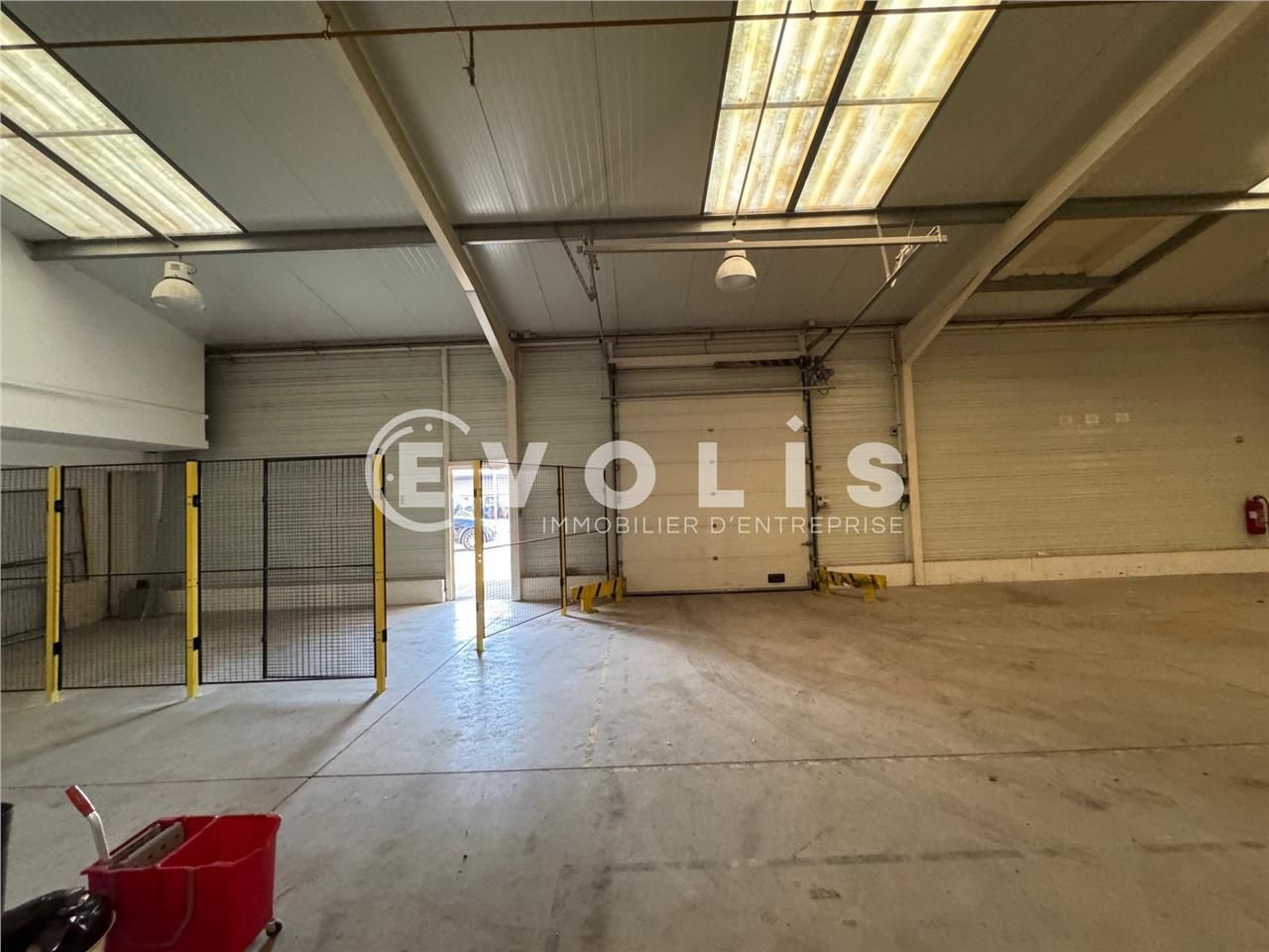 LOCATION - LOCAL D'ACTIVITE - 830 m²  Evolis Amie