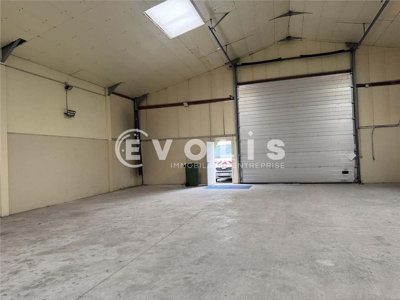 LOCATION - LOCAL D'ACTIVITE - 500 m²  Evolis Amie