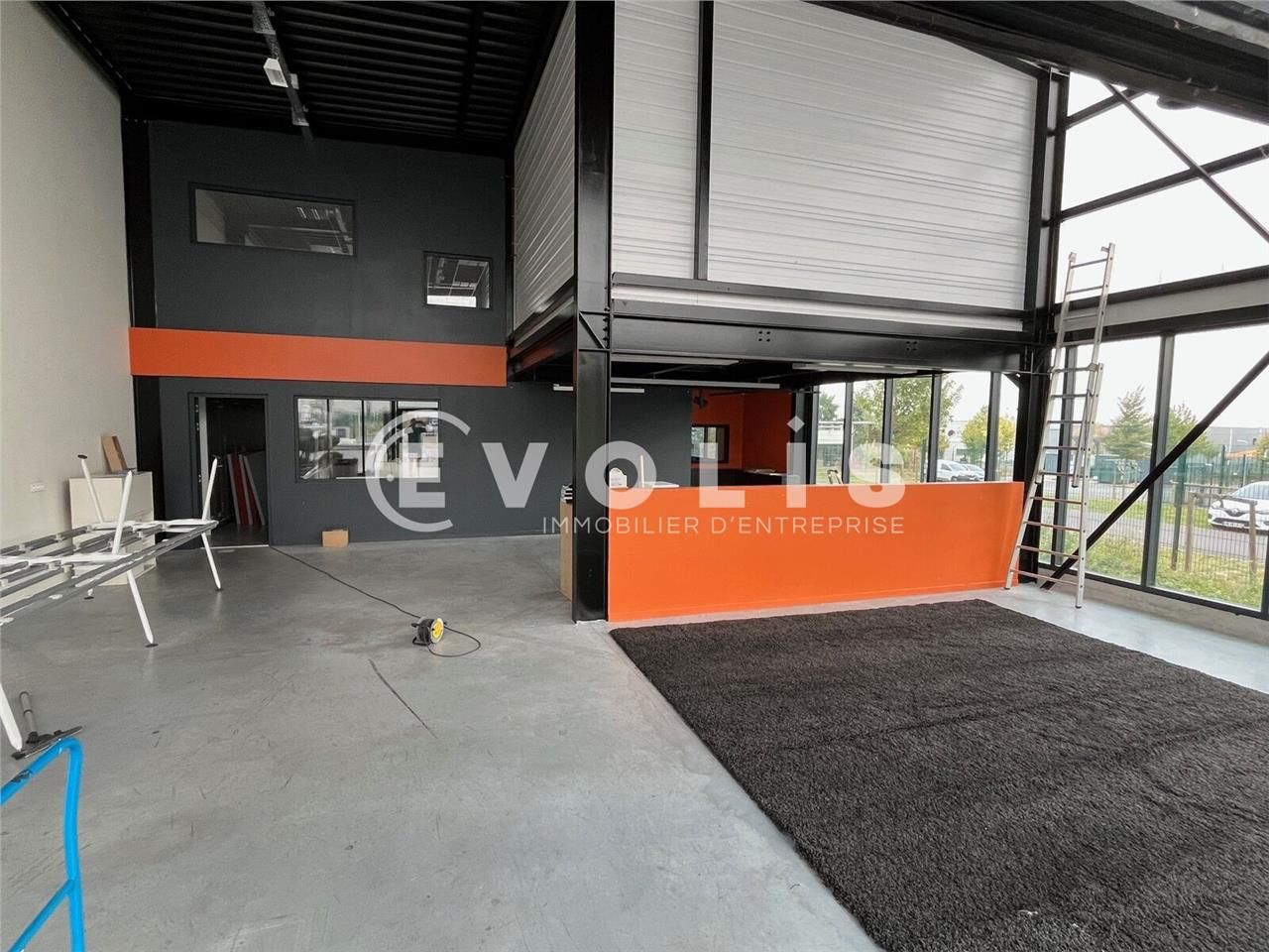 Location - Bureaux et Stockage - 548.92 m² enviro