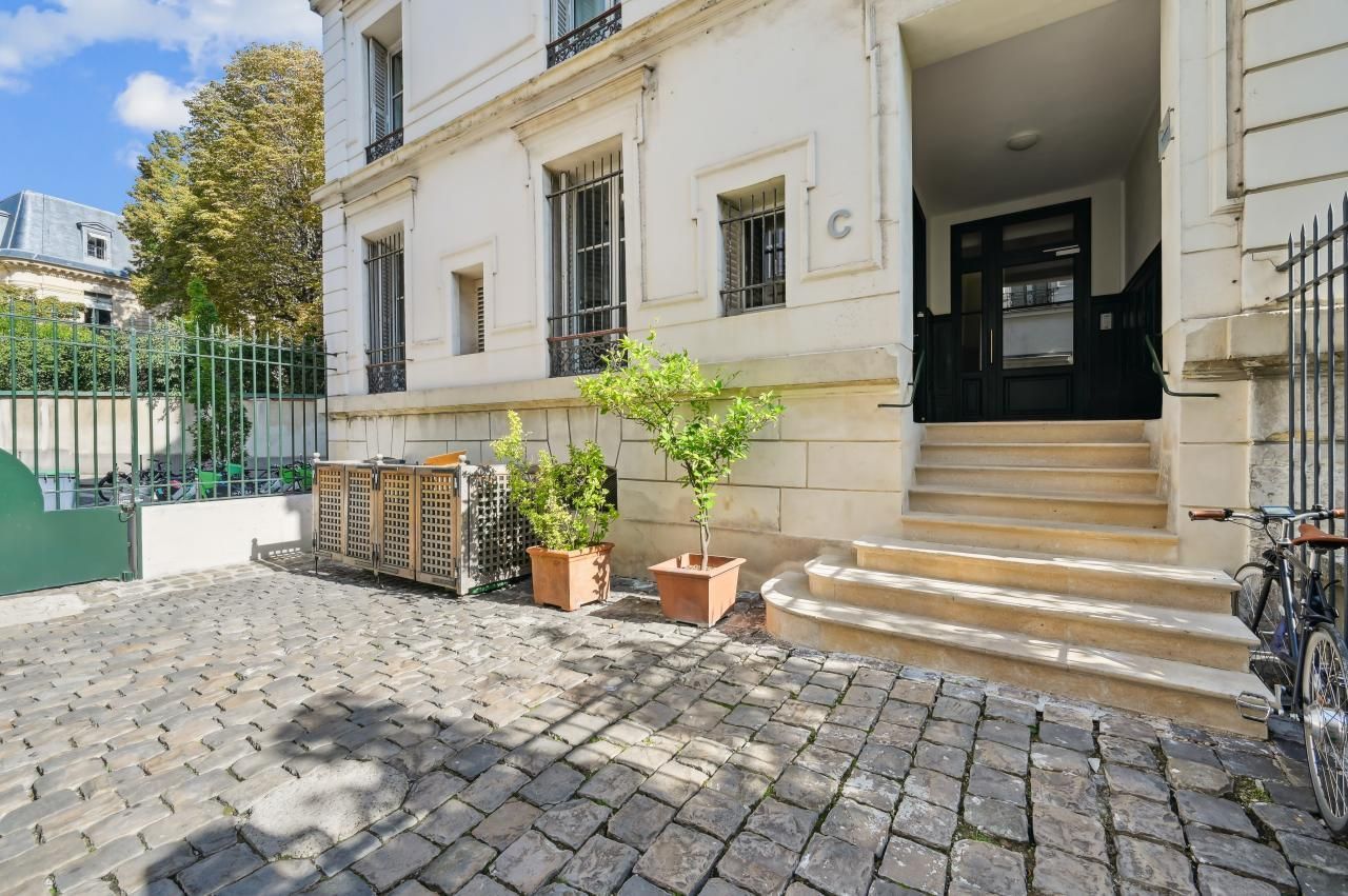 120 m² pour ce bureaux en location à Paris