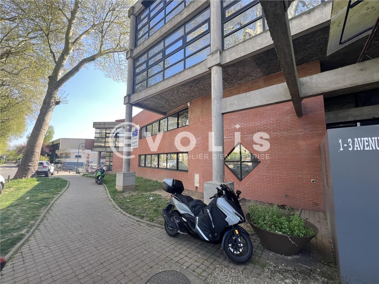 Idéalement situés dans un quartier calme et agréa