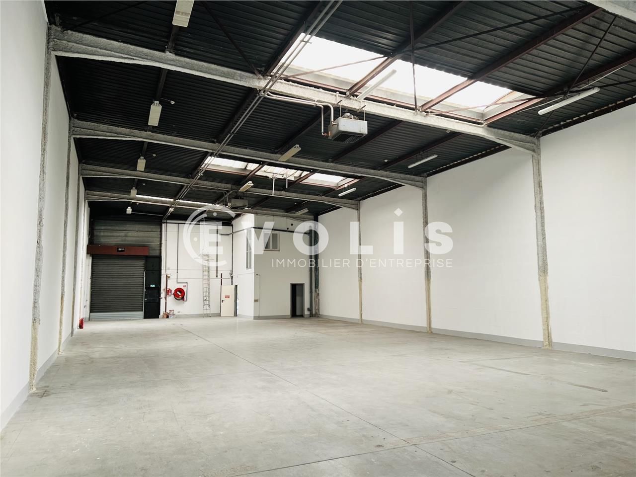 À proximité immédiate des grands axes routiers et