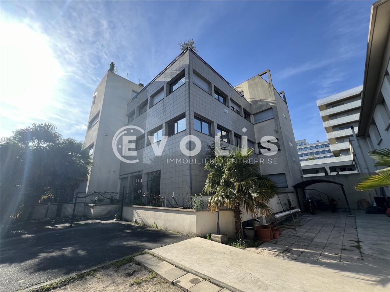 A proximité de la Gare de Val de Fontenay, EVOLIS