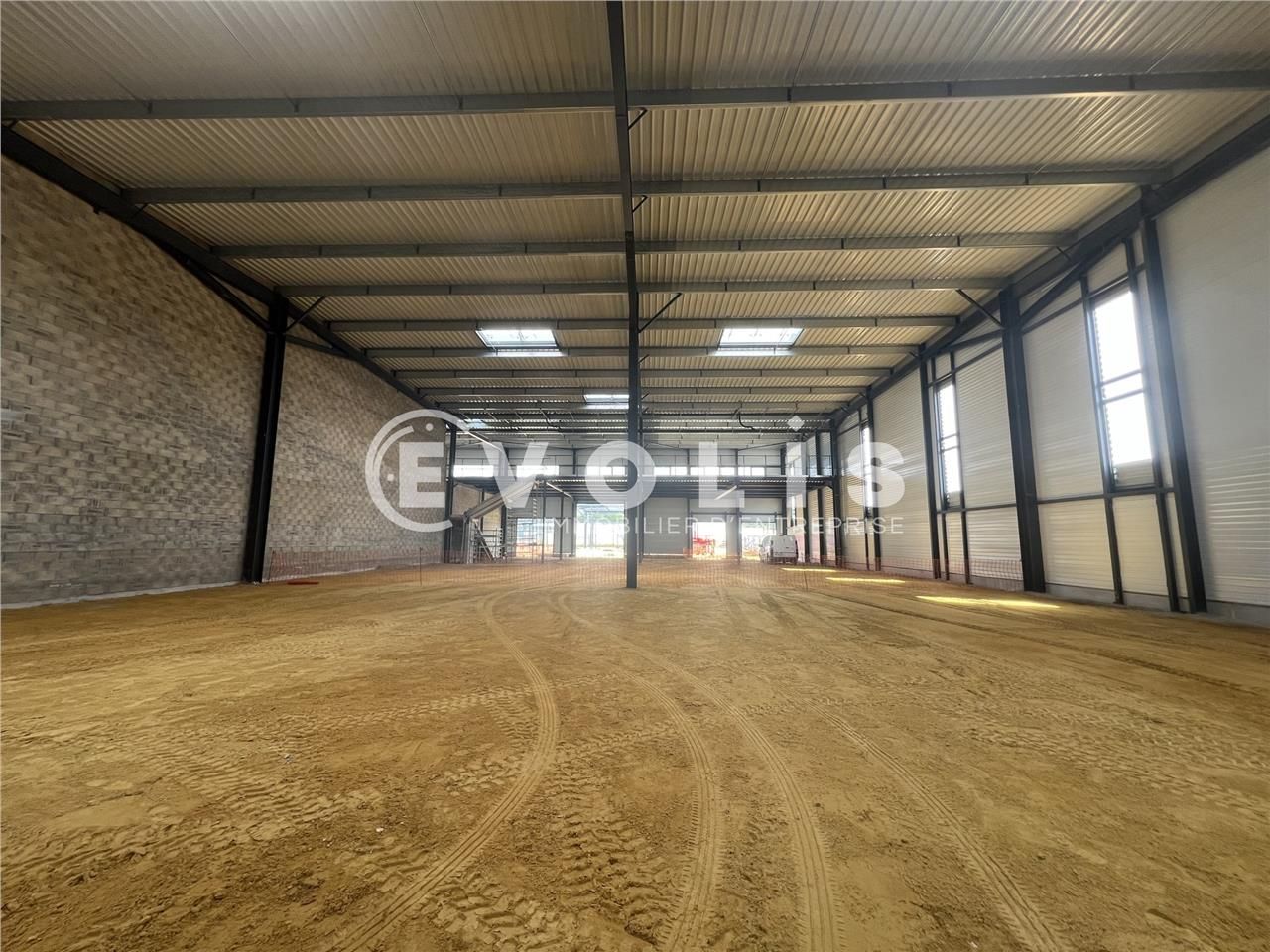 A proximité immédiate de la Francilienne N104 et 