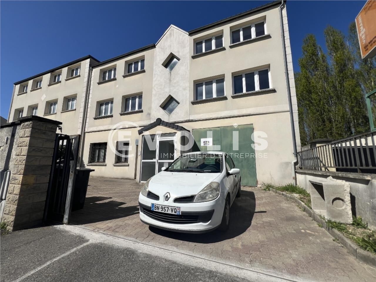 Au sein de la Zone Industrielle Vaucanson I, à pr