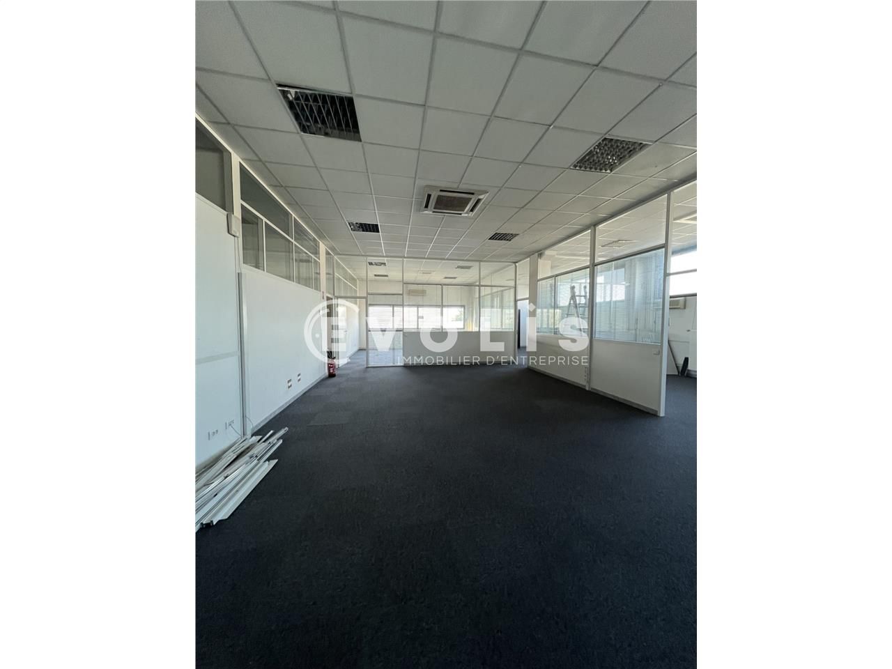 A proximité du RER A et de l'autoroute A4, EVOLIS