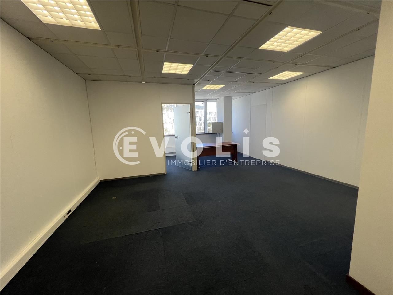 Située au-dessus du centre commercial Les Julliot