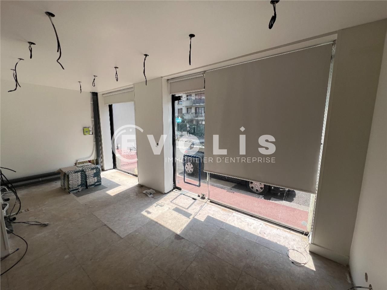 Idéalement situé dans un quartier dynamique et bé