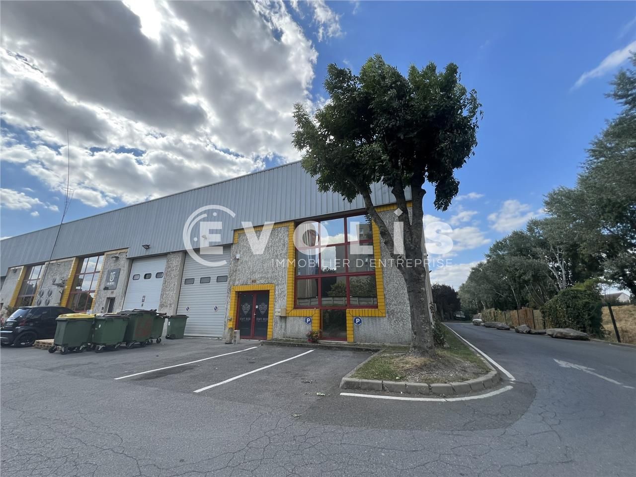 Au sein d'une zone d'u zone d'activité dynamique 