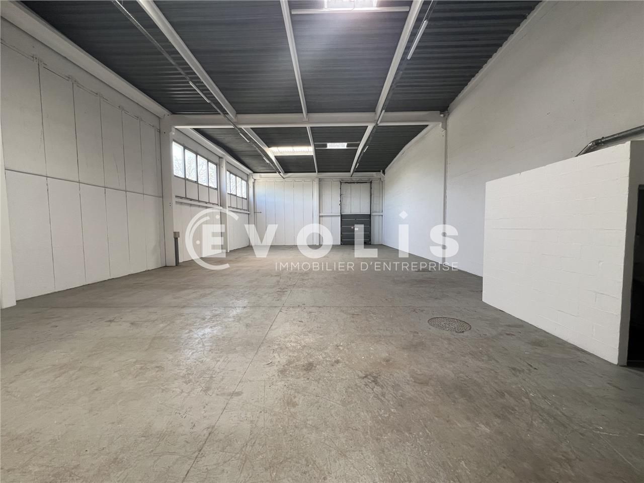 Situé dans une zone d'activité en plein essor, à 