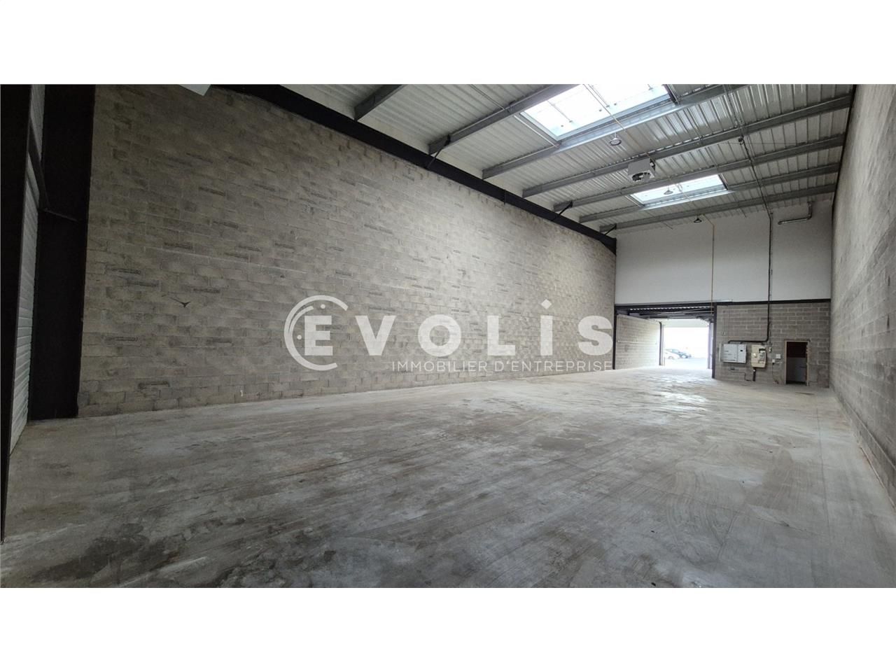 EVOLIS vous propose des locaux d'activité de 837 