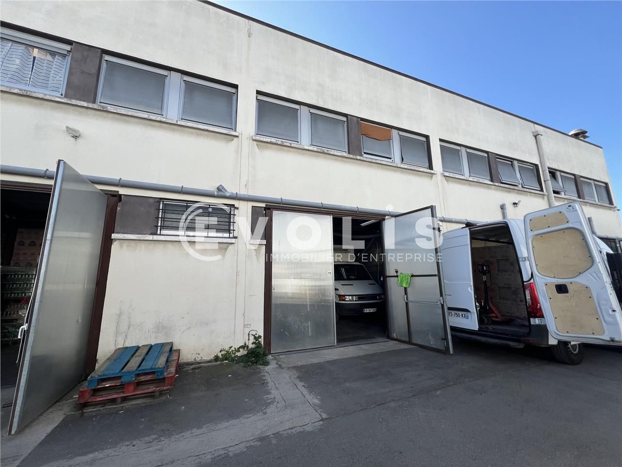 Au sein DE LA ZONE INDUSTRIELLE DE Chennevières-s