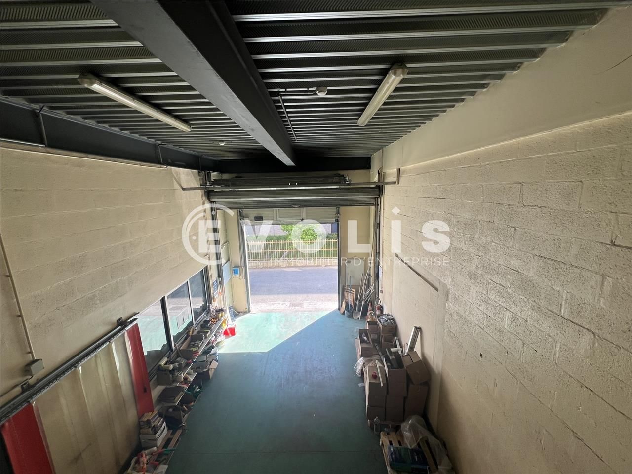 Idéalement implanté au coeur d'une zone d'activit