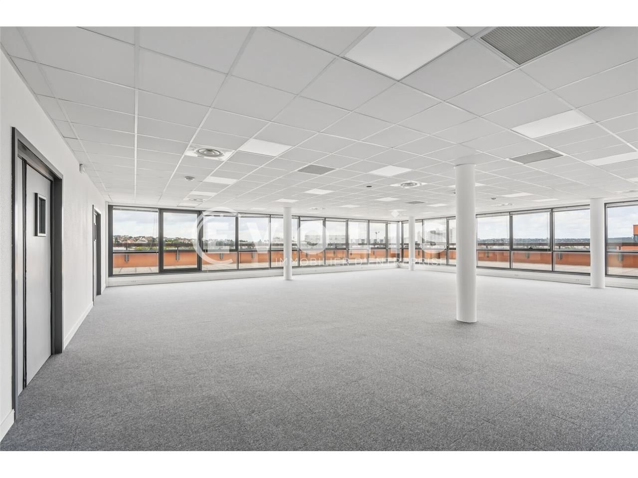 Situé au coeur d'une zone dynamique de Créteil, à