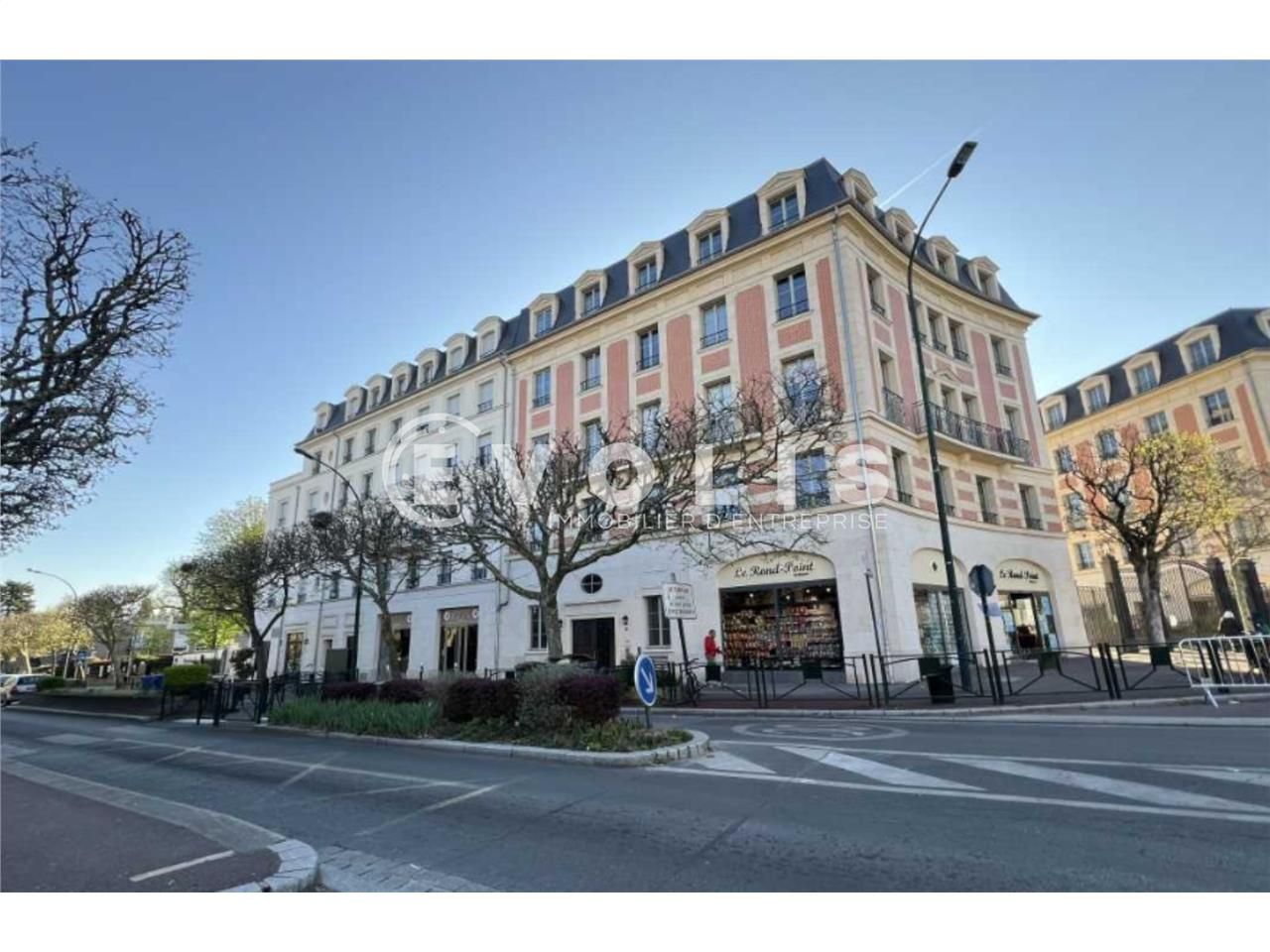 En plein coeur du Raincy, à proximité de la mairi