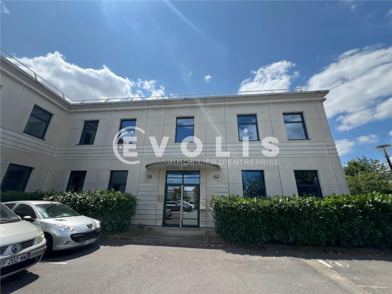 A proximité du métro « Pointe du lac », EVOLIS vo