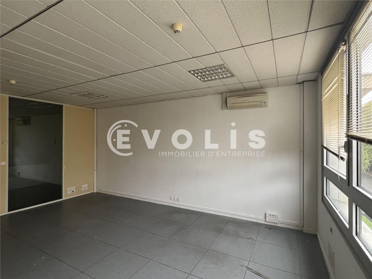 A proximité des principaux axes routiers, autorou