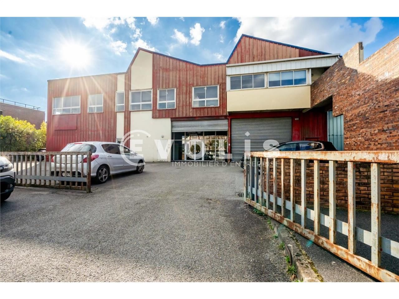 À proximité immédiate des principaux axes routier