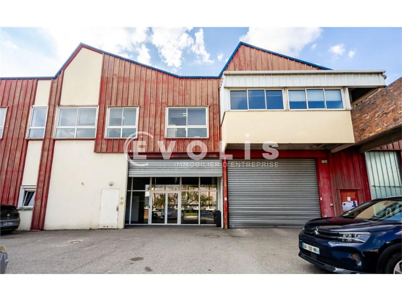 À proximité immédiate des principaux axes routier