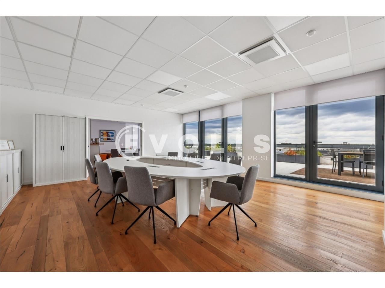 A louer à Chessy, à proximité immédiate du centre