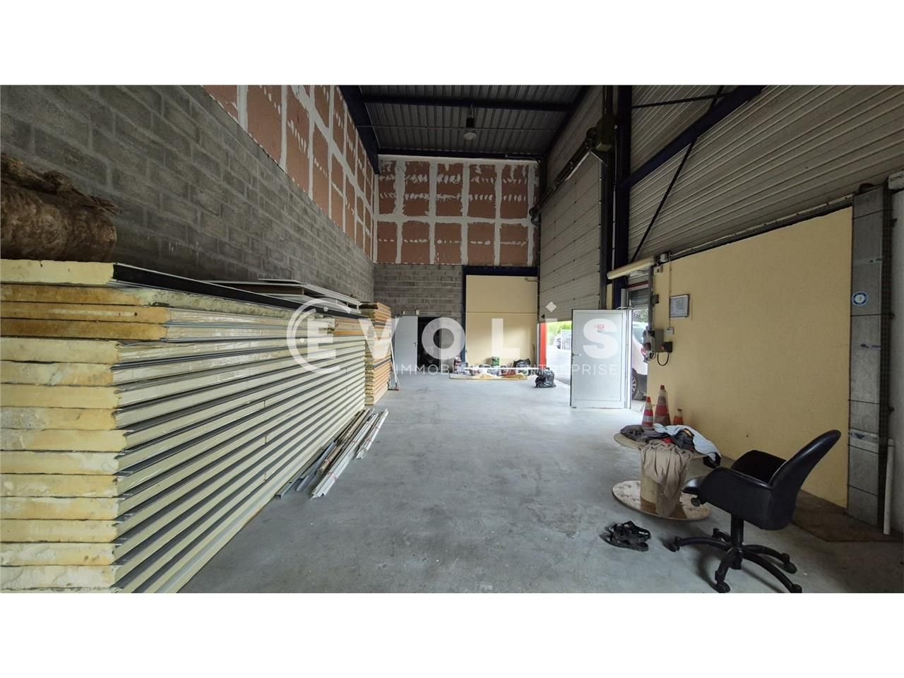 À louer - Cellule d'activité et bureaux rénovés à
