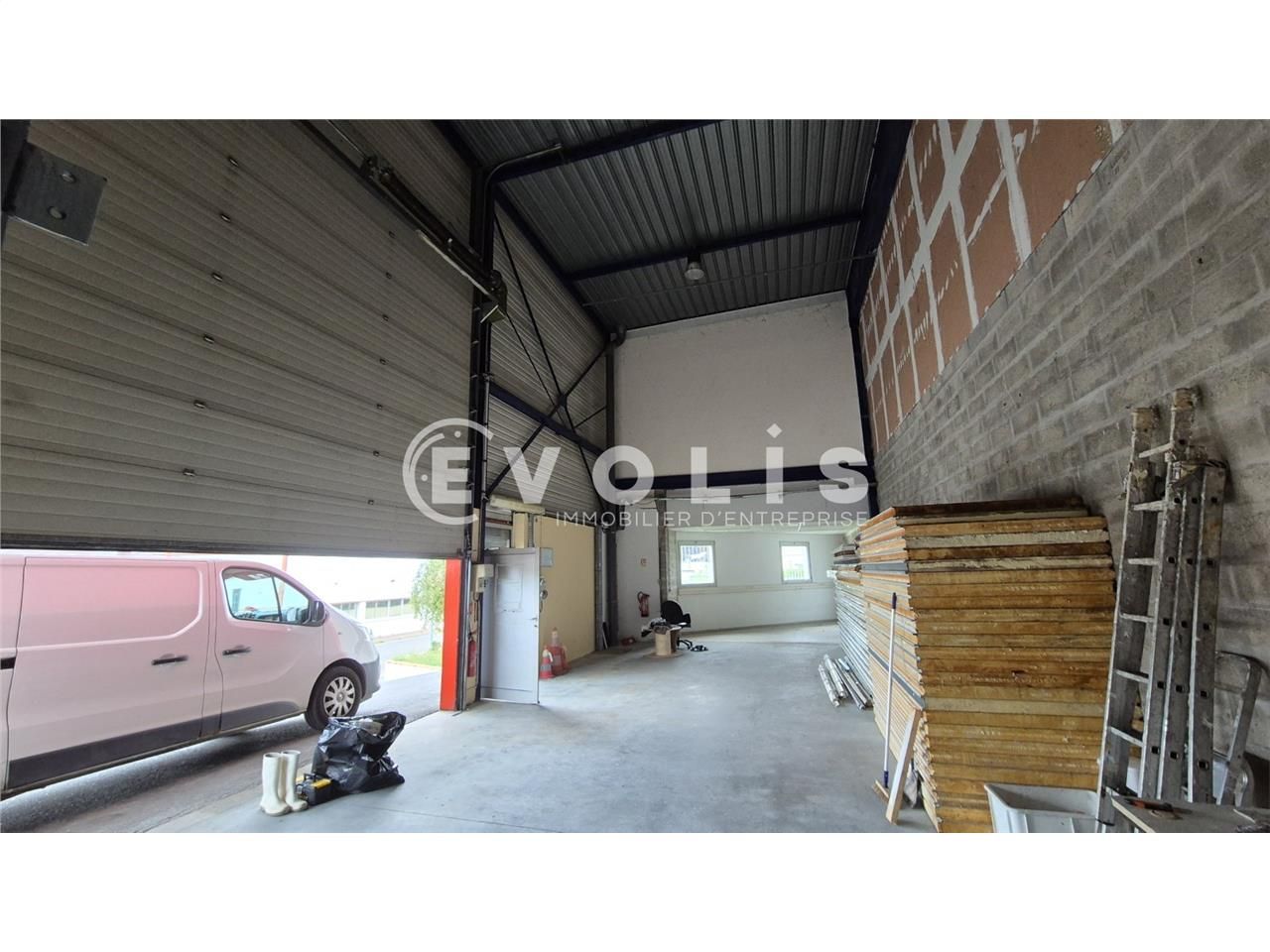 À louer - Cellule d'activité et bureaux rénovés à