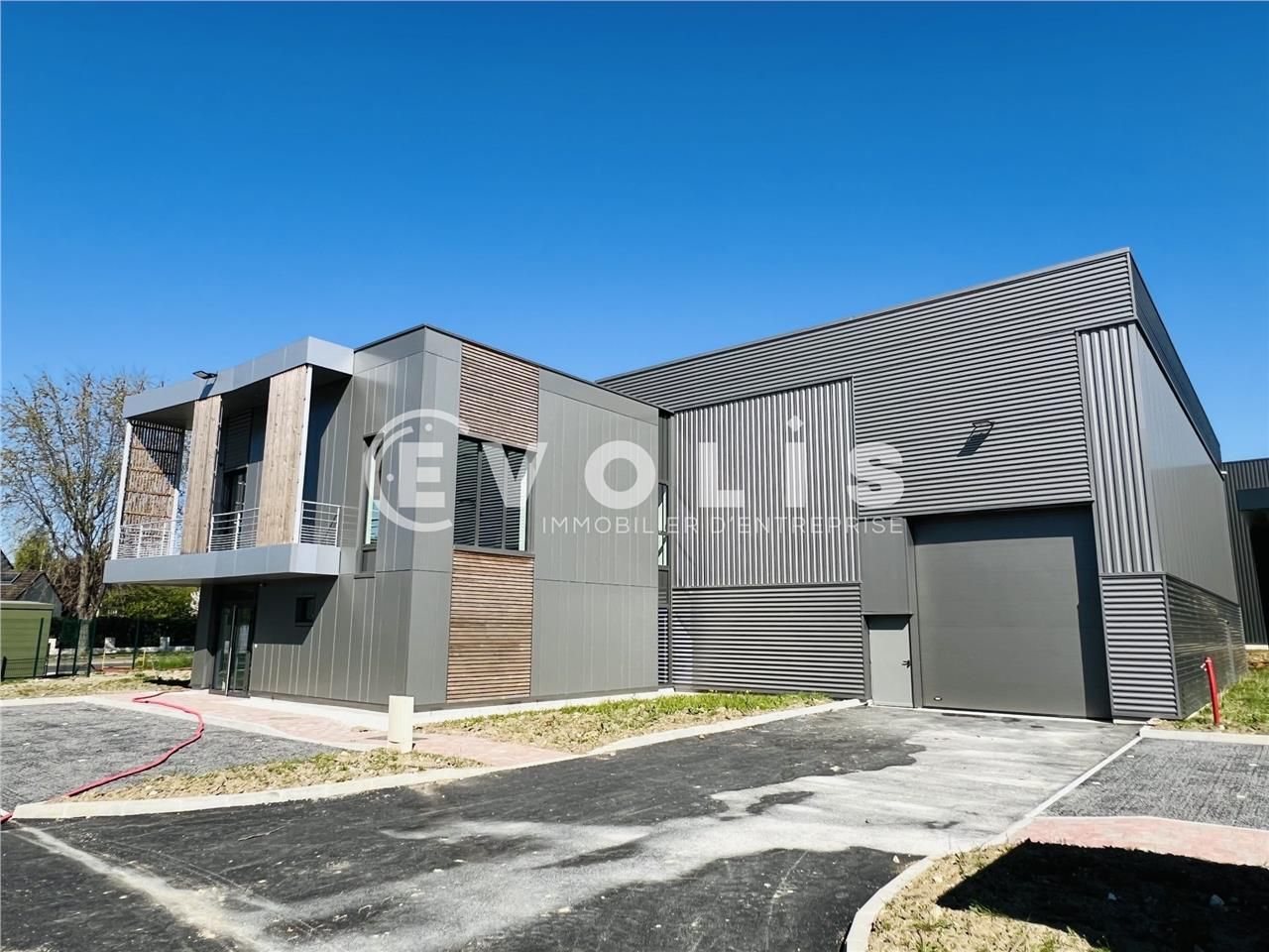 Au sein de la ZAC de la Régale, à proximité imméd