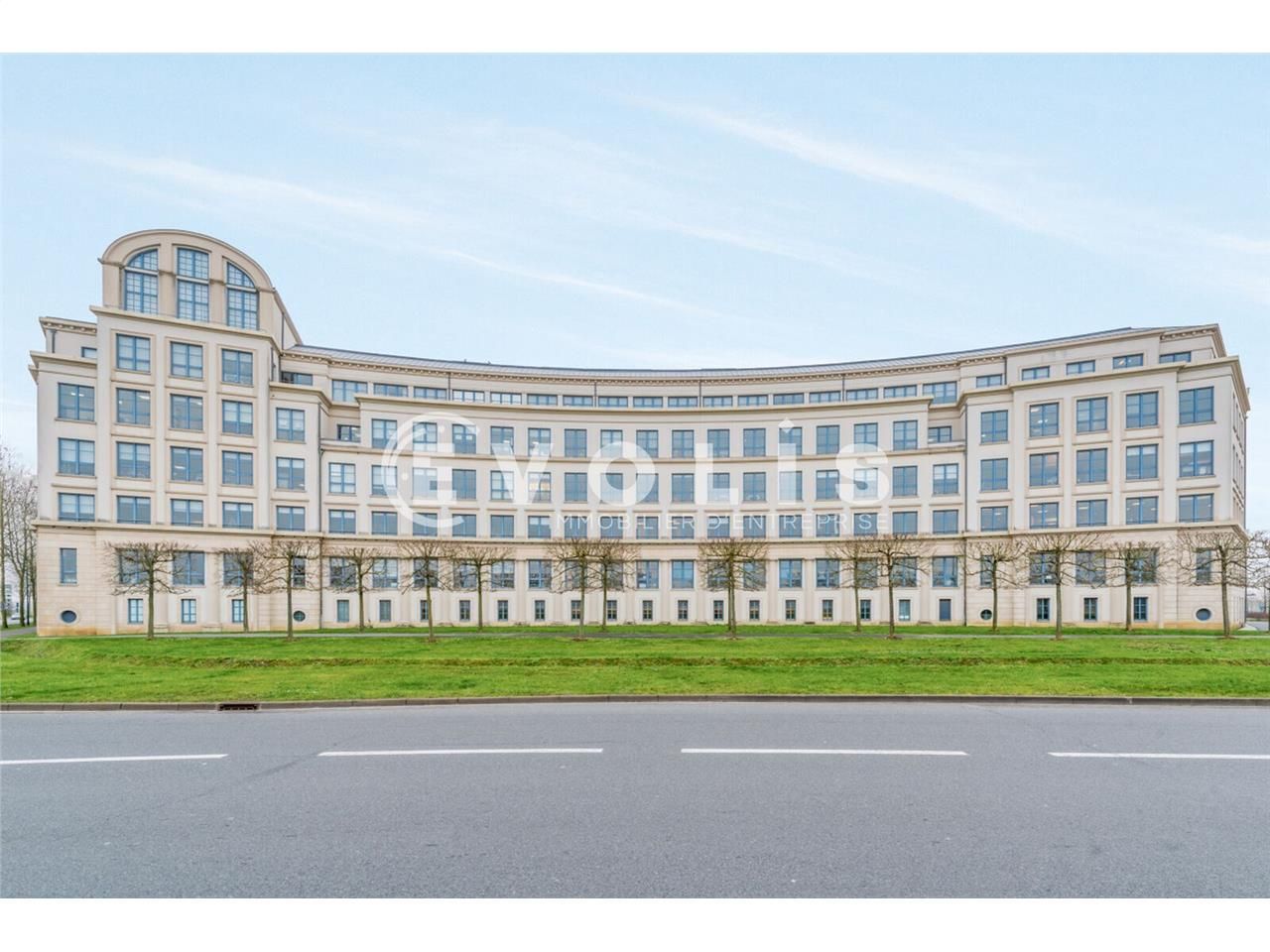 EVOLIS vous propose, à la location, une surface d