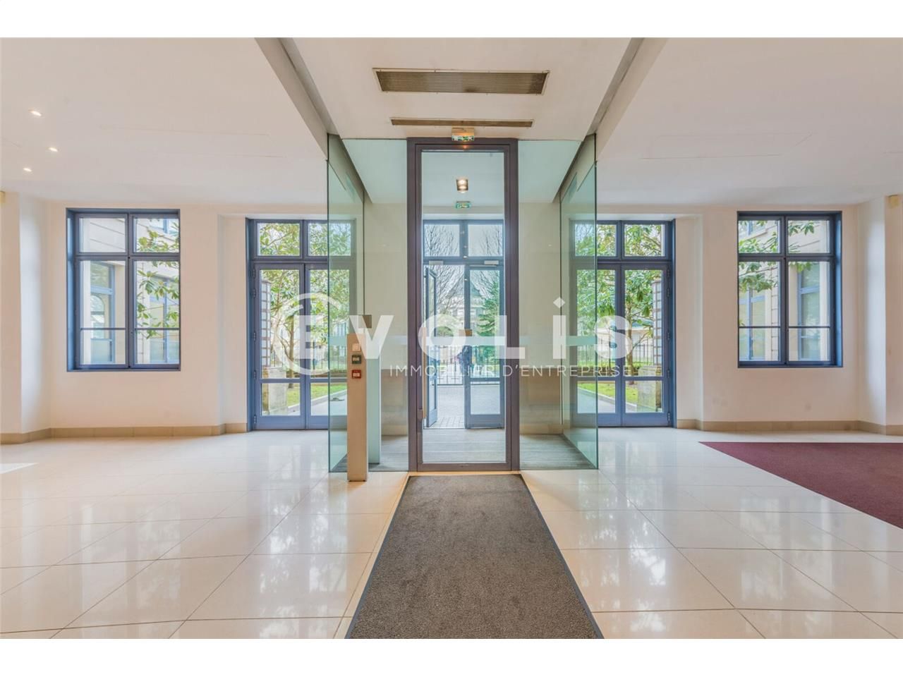 EVOLIS vous propose, à la location, une surface d