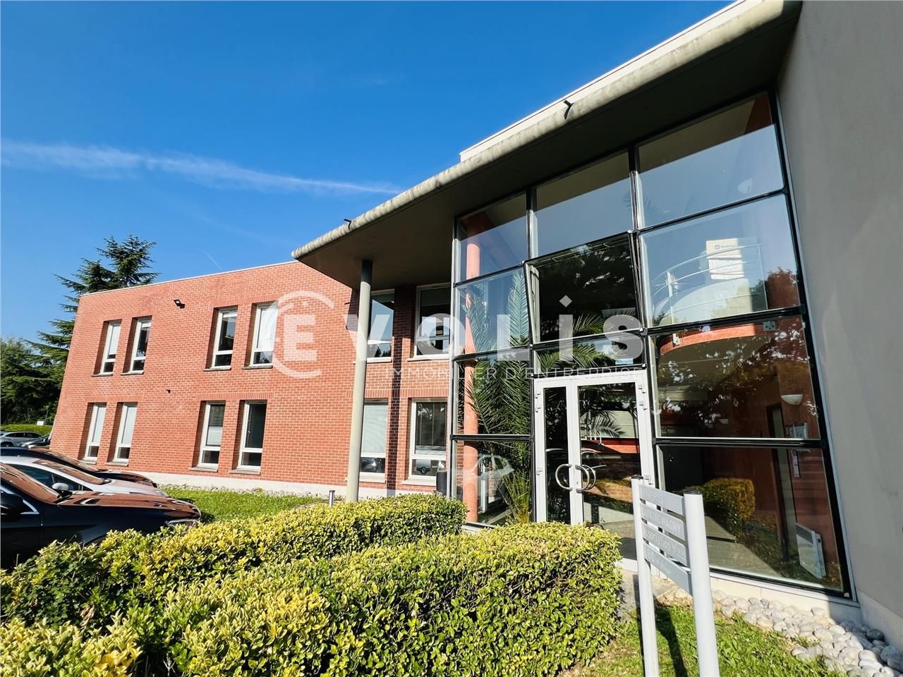 EXCLUSIVITE. À proximité immédiate du RER A (Val 