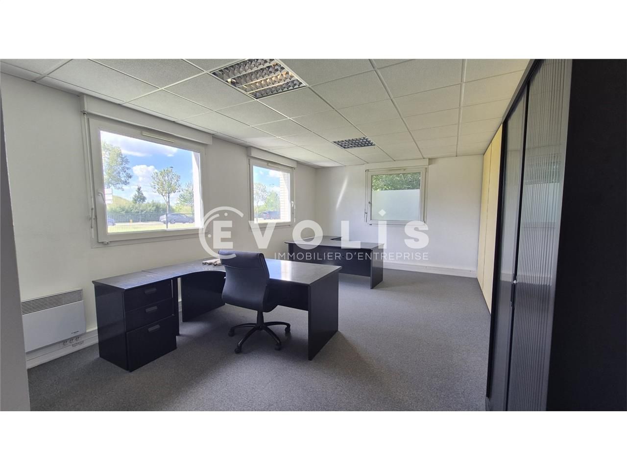 Situés à proximité immédiate de l'autoroute A4 et