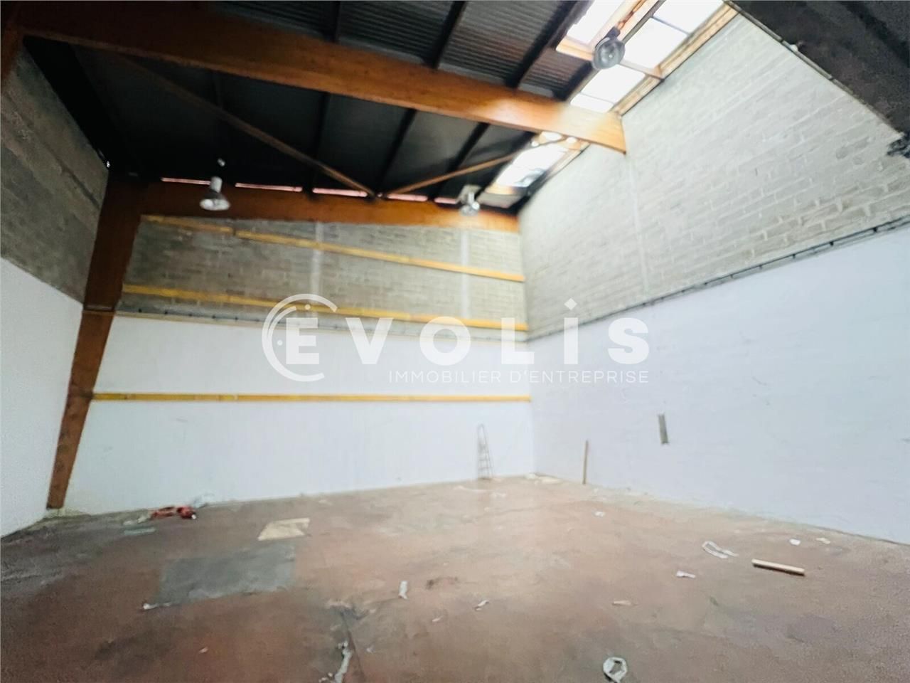 Idéalement situé à proximité du centre commercial