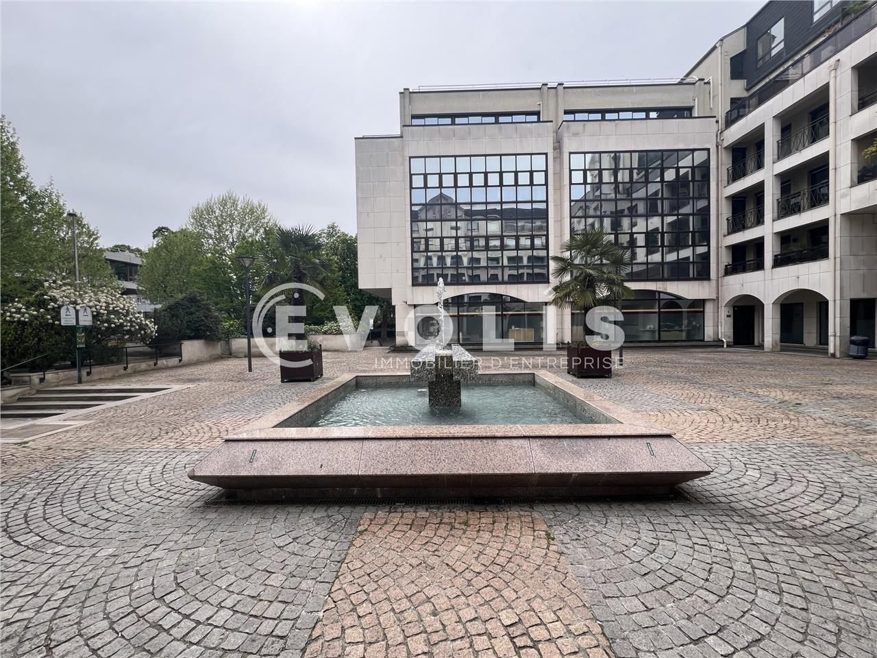 Idéalement situé en plein centre-ville de Nogent-