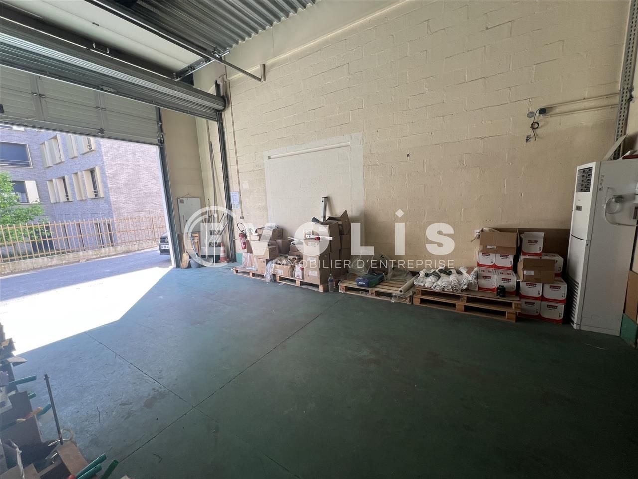 Idéalement implanté au coeur d'une zone d'activit