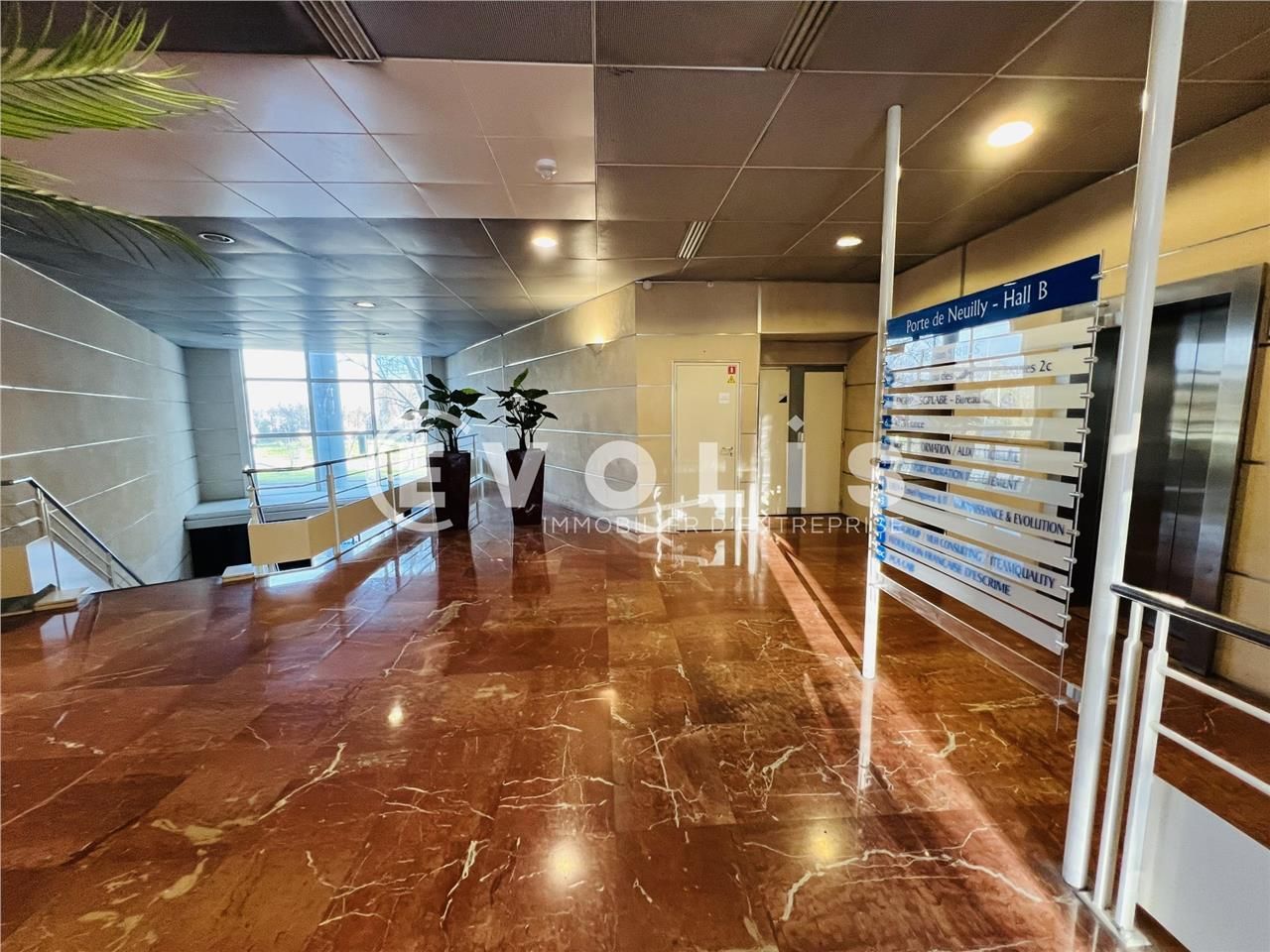 À la recherche d'un espace de bureaux à louer à N