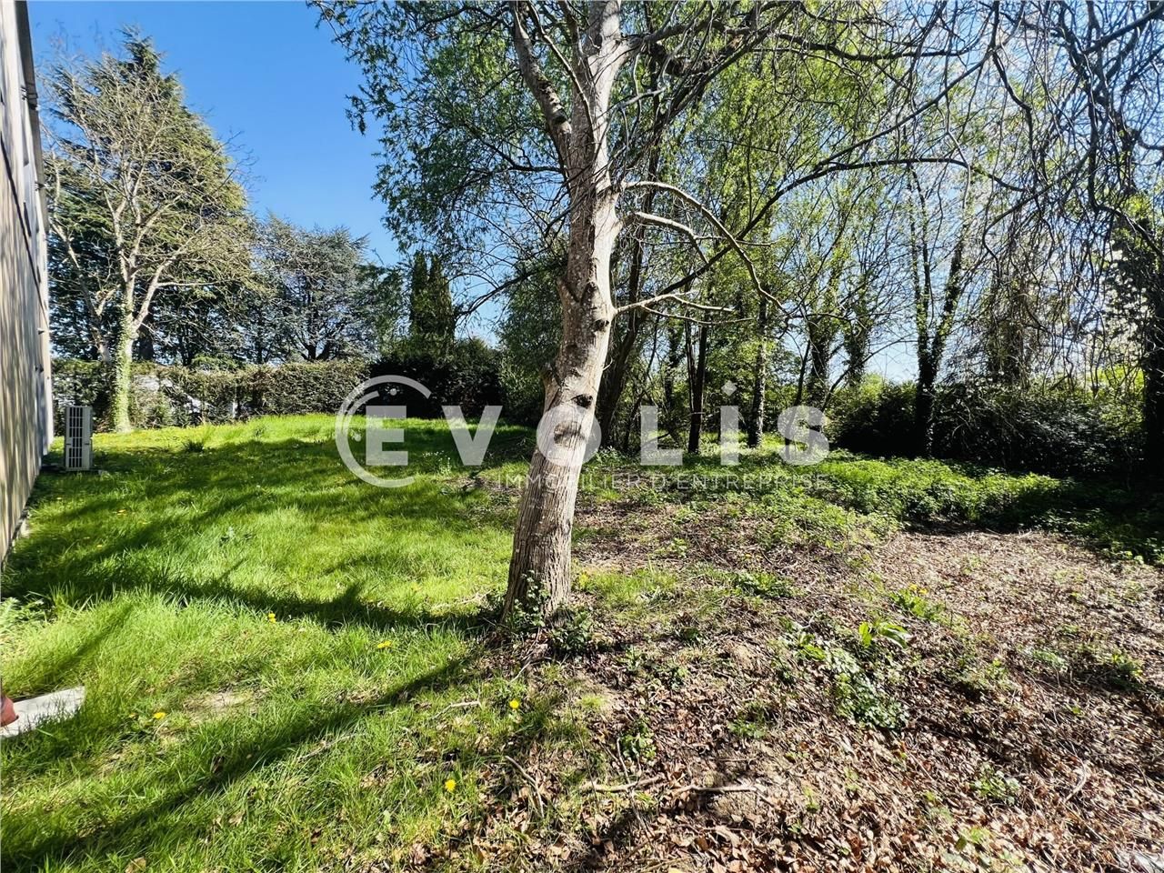 À la recherche de locaux d'activité à Croissy Bea