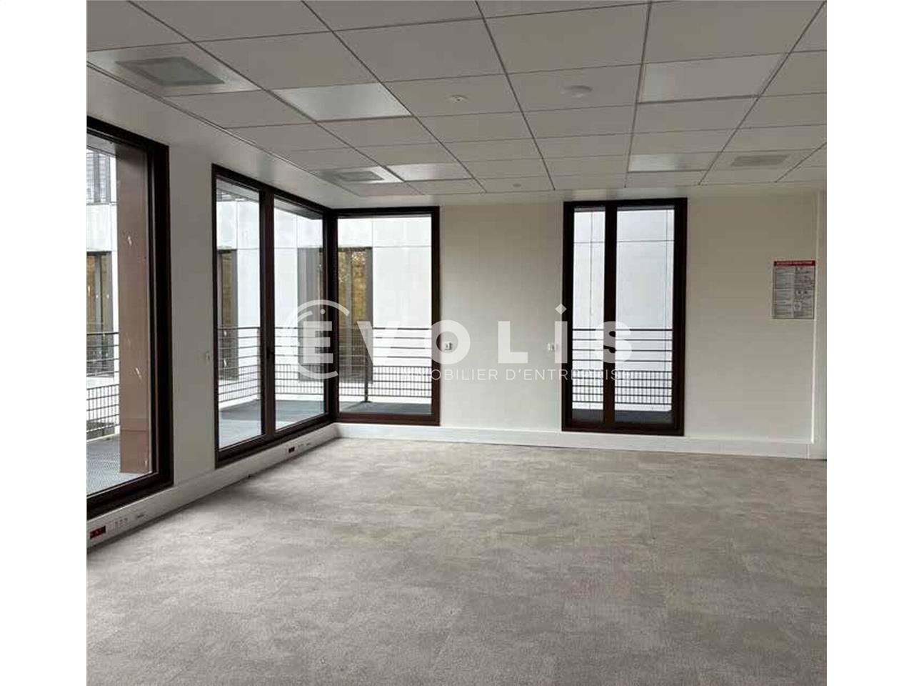 54 m² de bureaux à louer - Proximité immédiate du