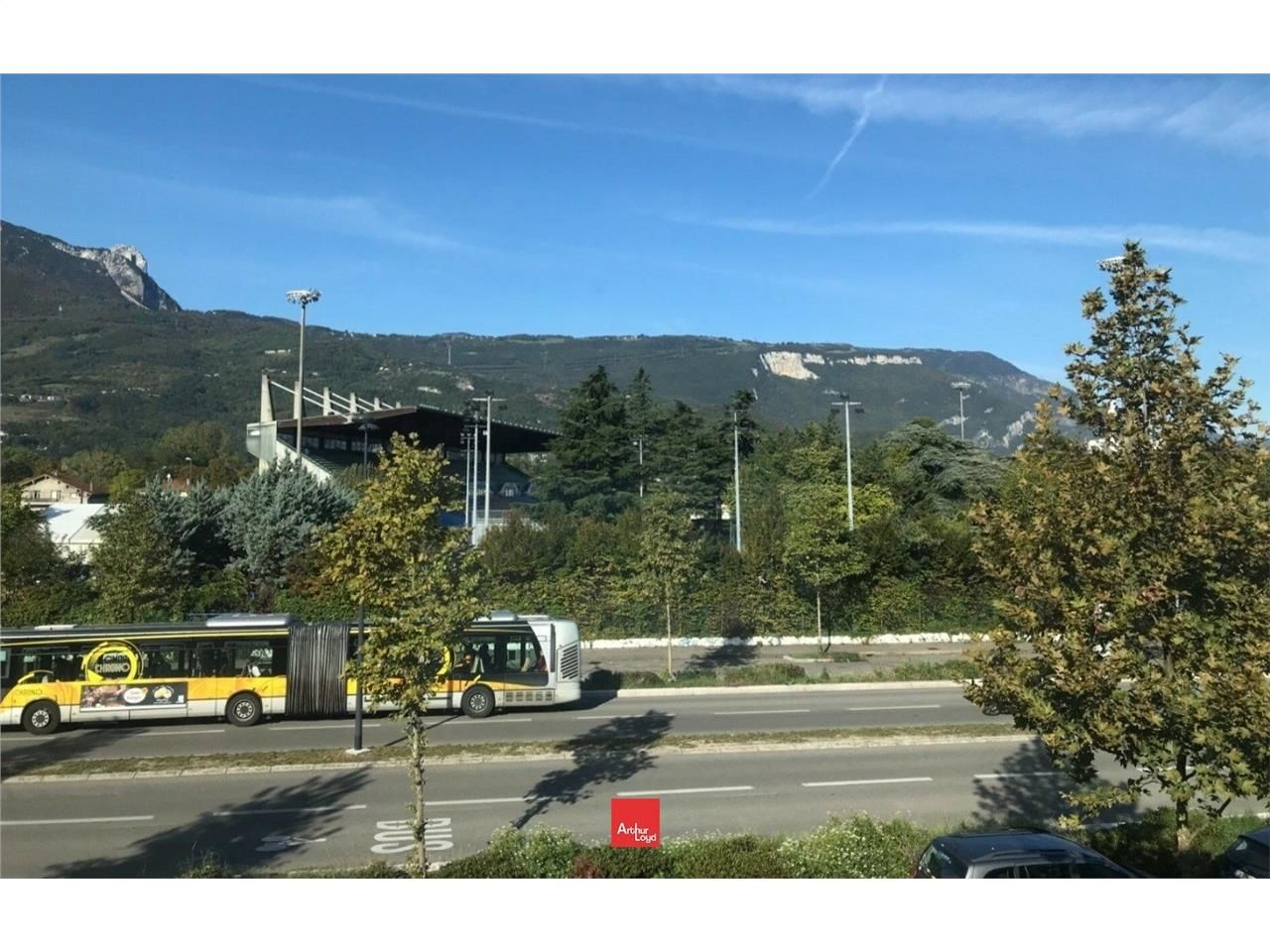 Idéalement situés à l'entrée de la ville de Greno
