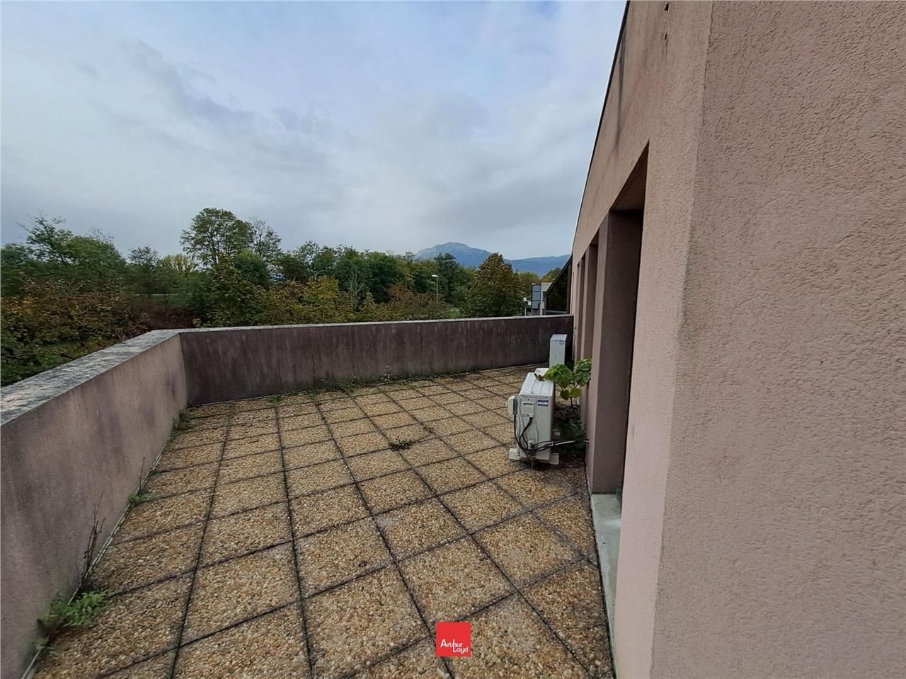 Situés sur la commune de Meylan, aux abords des a