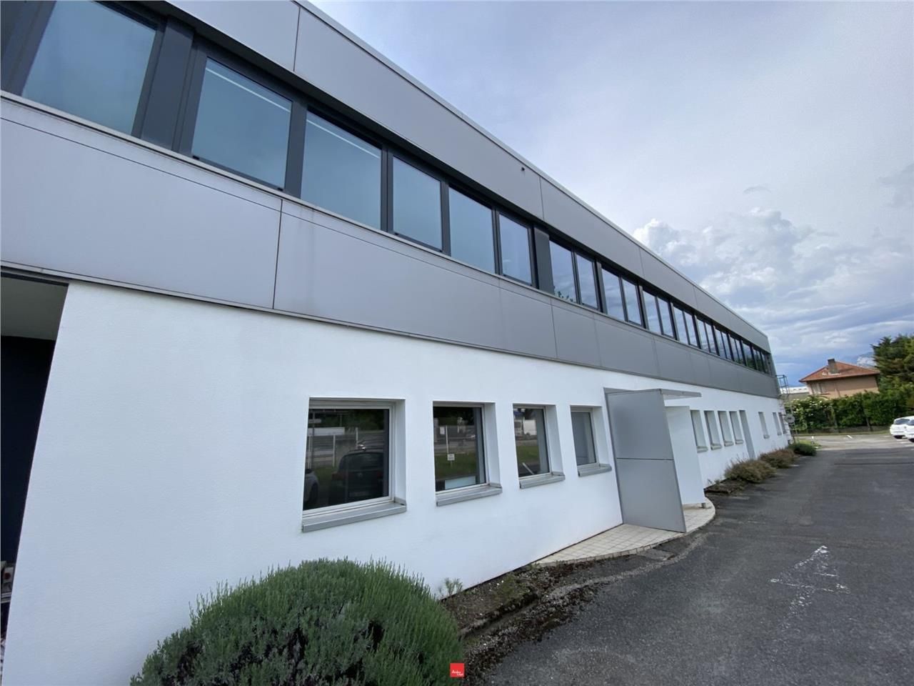 Arthur Loyd vous propose à la location une surfac