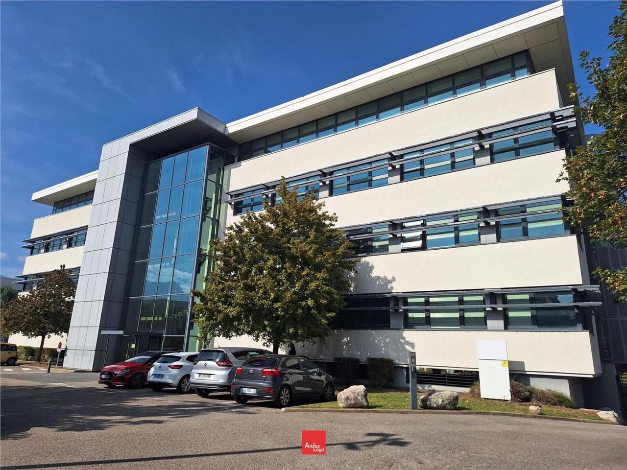 Accessible depuis la Rocade sud, proche de la Gar